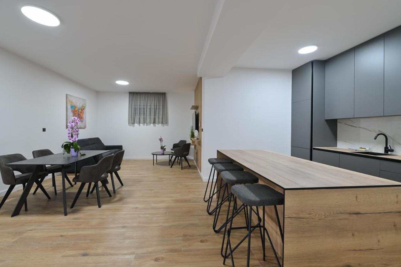 The Eagle Apartment Novalja Exterior photo